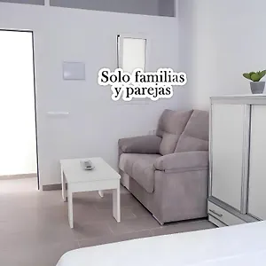 Estudios Contemporaneos Y Centricos Solo Familias Parejas Apartamento